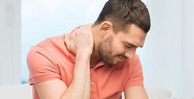 болка во вратот на човекот со цервикална остеохондроза