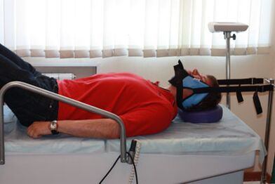 Метод на влечење третман на остеохондроза на 'рбетот